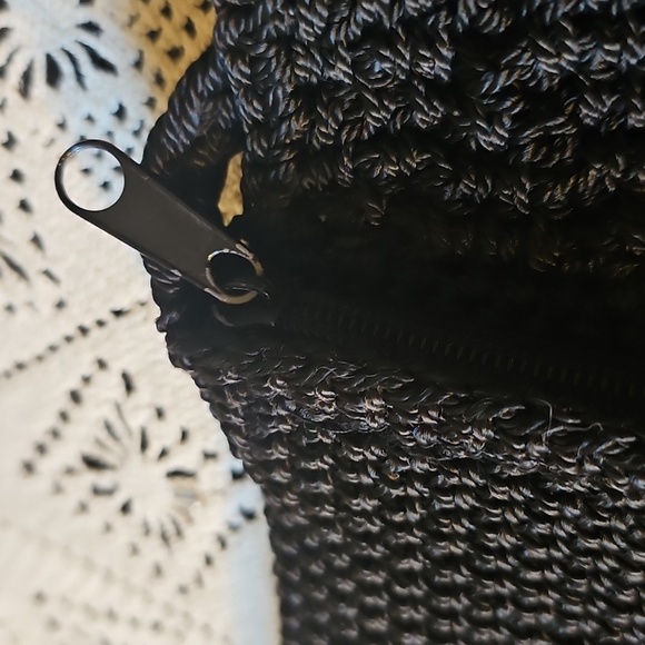 The Sac Blac Small Crochet Crossbody Bag - Picture 6 of 6